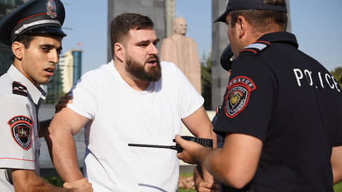 СК Армении объяснил, за что задержали пророссийского блогера и обозревателя Sputnik // У блогера Бадаляна и обозревателя Sputnik в Армении изъяли ору