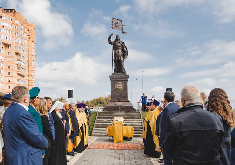 Памятник Александру Невскому в Липецке