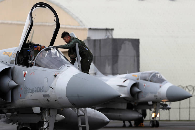 Истребитель Mirage 2000