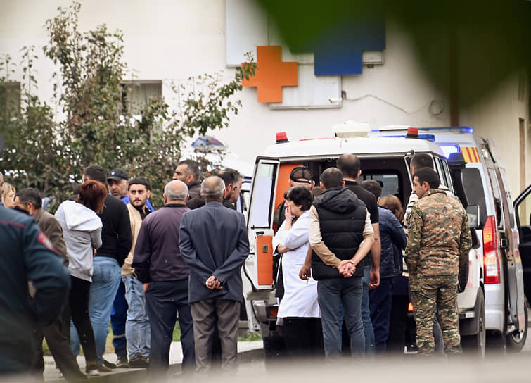 Прием раненых из Нагорного Карабаха в медицинском центре в  Горисе