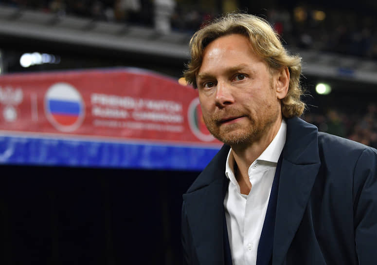 Валерий Карпин