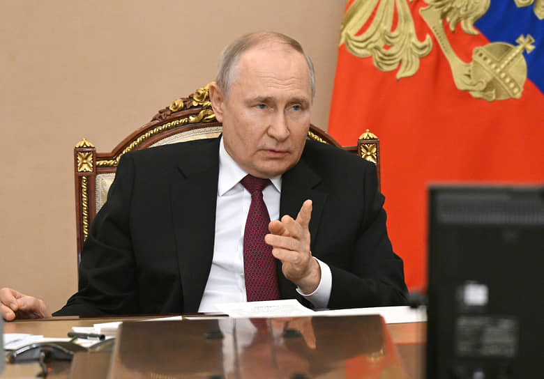 Путин обсудил с членами Совбеза информационную безопасность