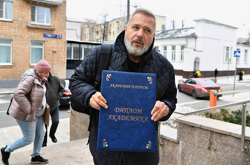 Дмитрий Муратов (признан иностранным агентом) перед началом заседания суда