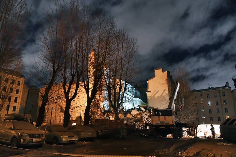 Последствия обрушения расселенного жилого дома на Гороховой, Санкт-Петербург 