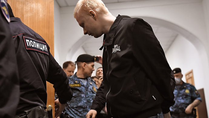 Шесть фигурантов дела о покушении на Соловьева включены в список экстремистов
