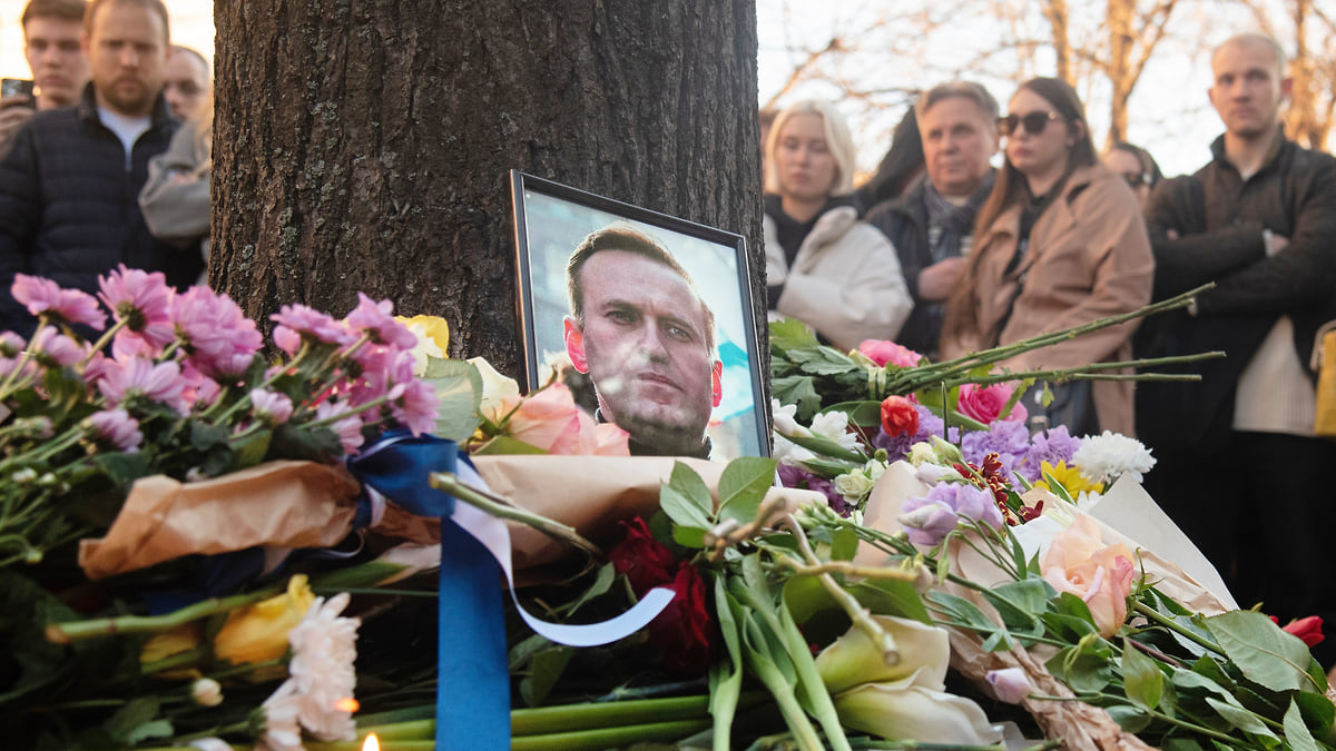 В Европе, Грузии и Армении прошли митинги в связи со смертью Навального –  Коммерсантъ