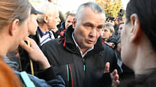 Мэр Орска вышел к протестующим из-за низких компенсаций по паводку
