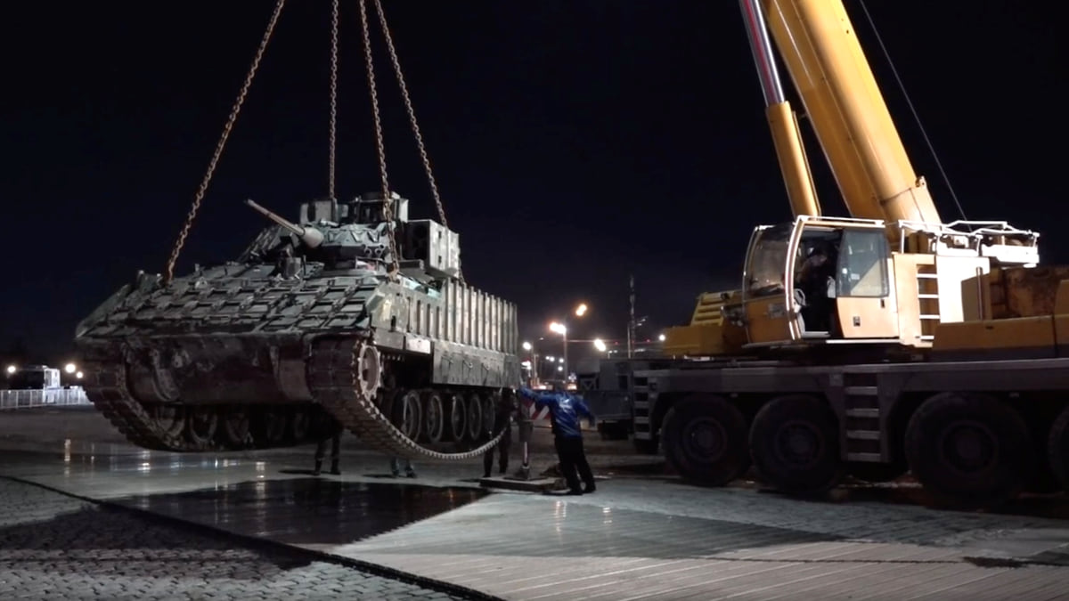 На Поклонной горе в Москве выставят трофейную военную технику НАТО –  Коммерсантъ