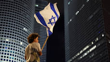 В Тель-Авиве полиция применила водометы и задержала людей на митинге