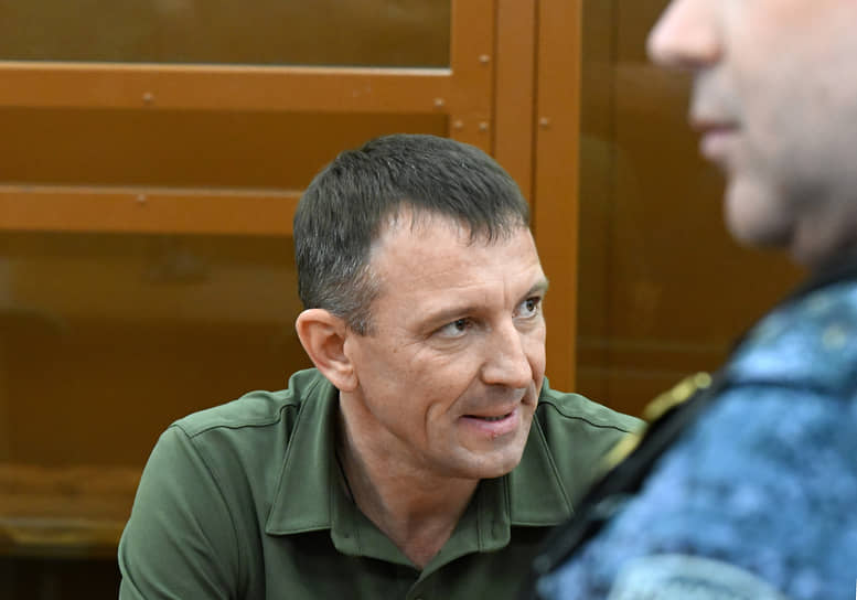 Иван Попов в зале суда