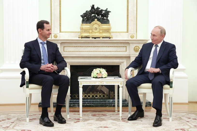 Башар Асад (слева) и Владимир Путин