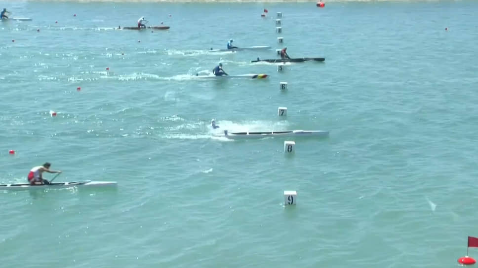 Захар Петров, управший из лодки во время финиша