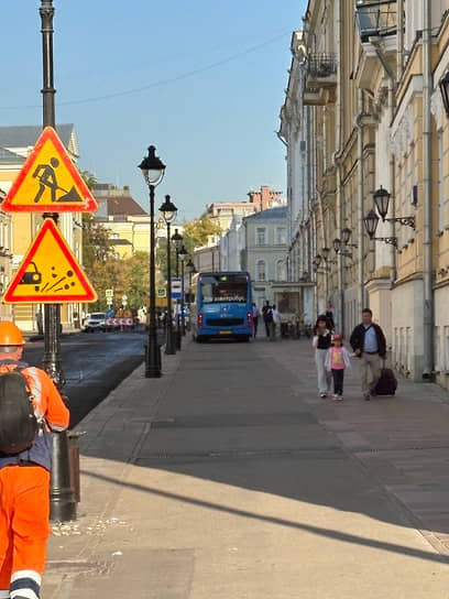 Провал грунта на Большой Никитской улице