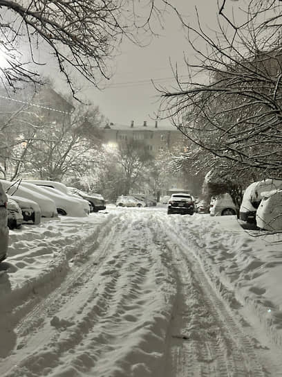 Последствия снегопада в Благовещенске 