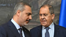 Лавров обсудил с главой МИД Турции ситуацию в Сирии