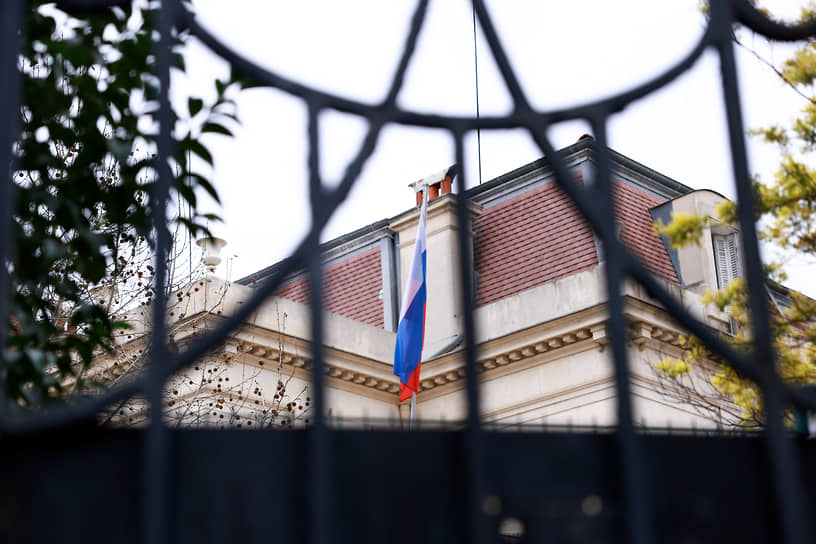 Вид на российское консульство в Марселе