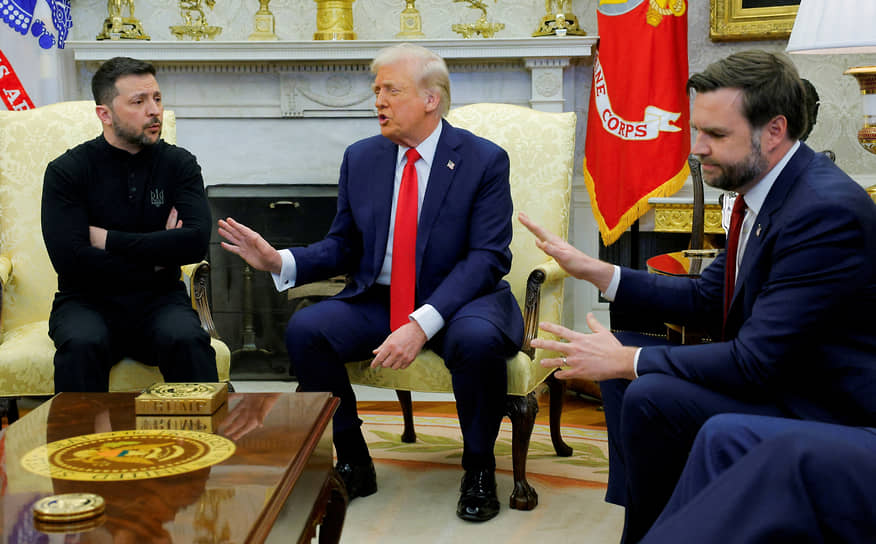 Слева направо: президент Украины Владимир Зеленский, президент США Дональд Трамп и советник по национальной безопасности президента США Майк Уолц 
