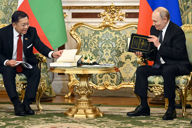 Мин Аун Хлайн и Владимир Путин на переговорах в Кремле