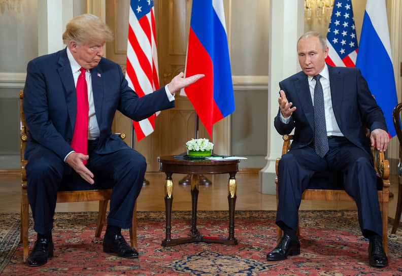 Президенты США и РФ Дональд Трамп (слева) и Владимир Путин в 2018 году