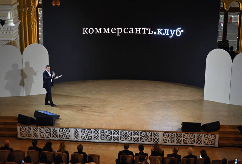 Роман Уманский на церемонии открытия клуба «Коммерсантъ» в ГУМе