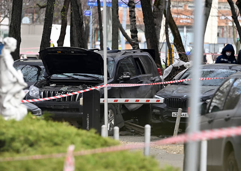 Место, где взорвали автомобиль Toyota Land Cruiser Prado, принадлежавший бывшему подполковнику СБУ Василию Прозорову