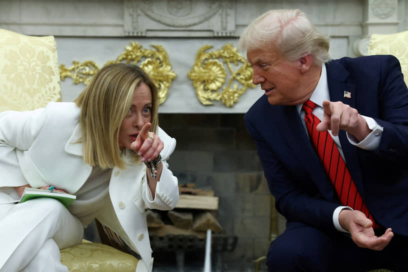 Премьер-министр Италии Джорджа Мелони и президент США Дональд Трамп во время переговоров в Белом доме (17 апреля 2025 года)