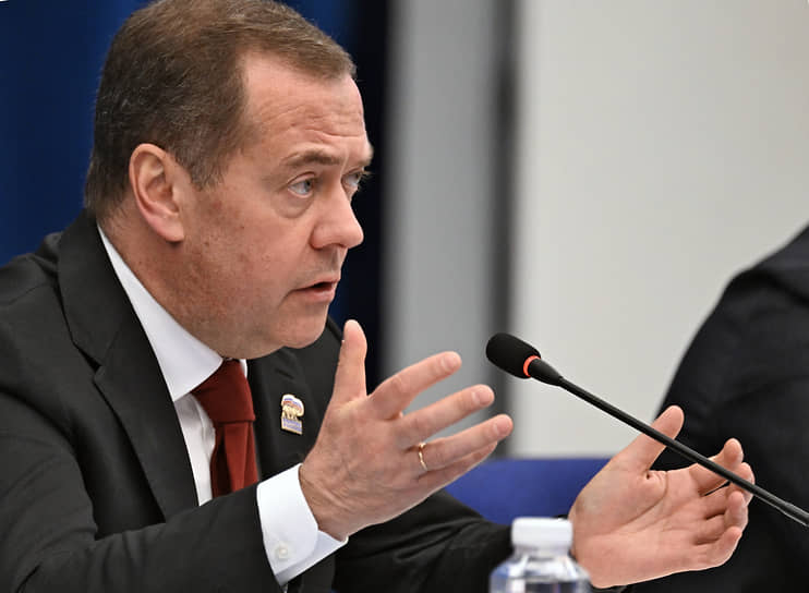 Дмитрий Медведев