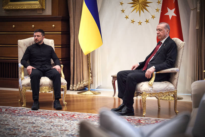 Президент Украины Владимир Зеленский (слева) встретился в Анкаре с турецким лидером Реджепом Тайипом Эрдоганом