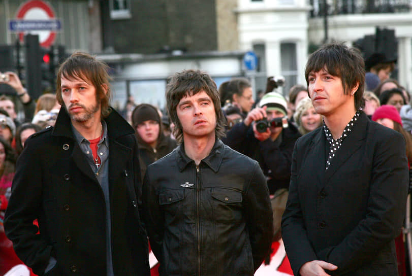 Слева направо: Энди Белл, Ноэль Галлахер и Джем Арчер из группы Oasis