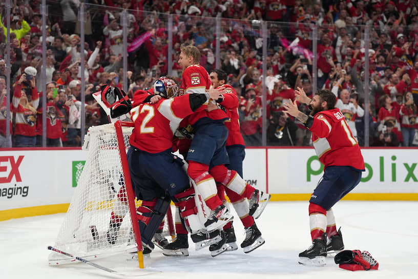 Четыре шайбы забросил форвард Сэм Райнхарт