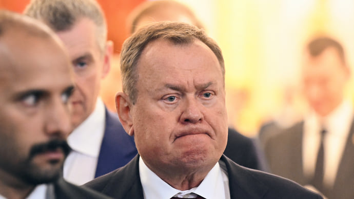 Костин назвал вредным для экономики России нынешнее укрепление рубля