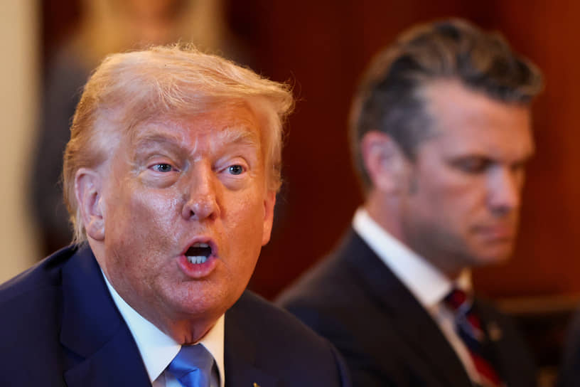 Президент США Дональд Трамп и министр обороны США Пит Хегсет