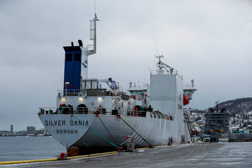 Судно с российской командой Silver Dania было задержано по подозрению в совершении актов саботажа на подводных кабельных линиях в Балтийском море и доставлено в порт Тромсё (Норвегия) для расследования (январь 2025 года)