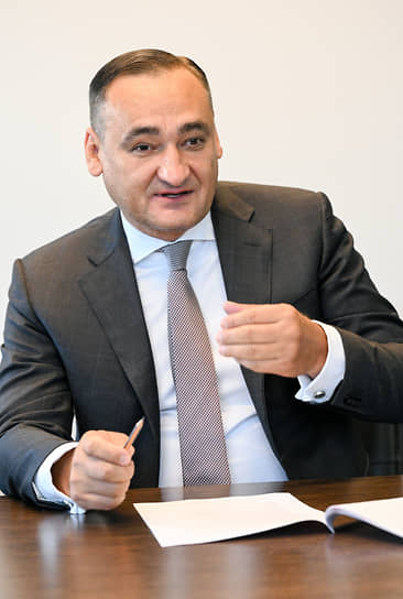 Константин Николаев