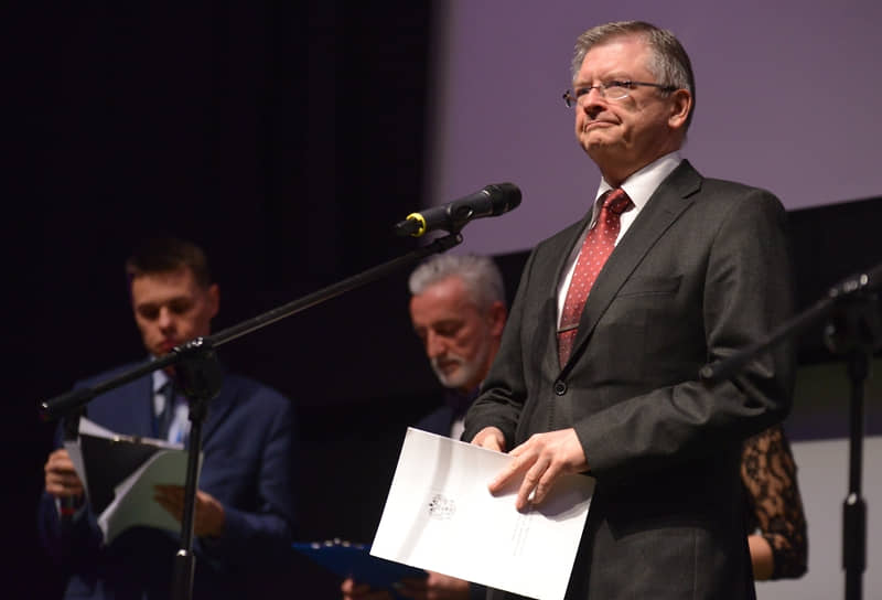 Посол РФ в Польше Сергей Андреев (справа)