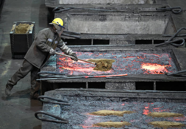 Надеждинский металлургический завод, входящий в ГМК «Норильский никель»