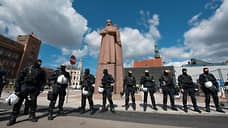 МВД пообещало помочь 800 россиянам, которых депортируют из Латвии