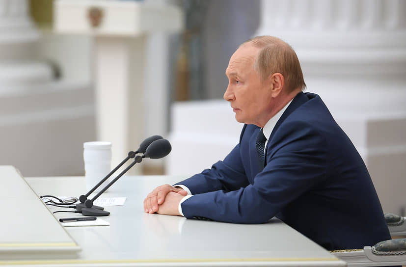 Владимир Путин на пленарном заседании Российской энергетической недели