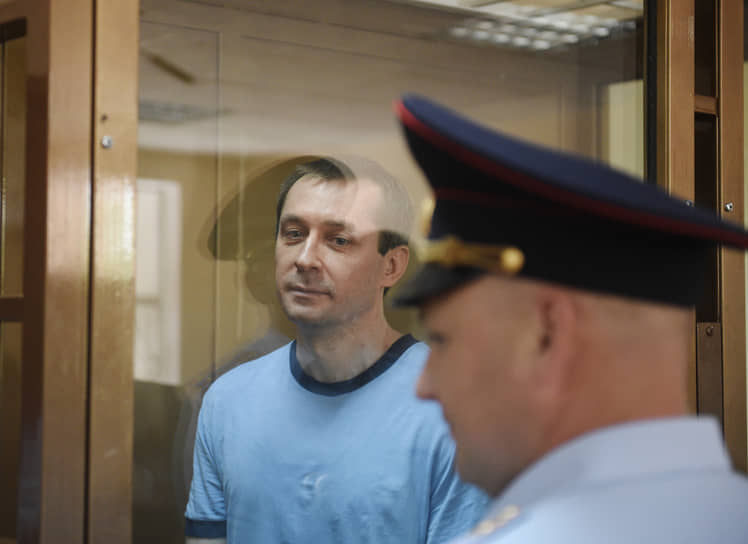 Дмитрий Захарченко в зале суда 