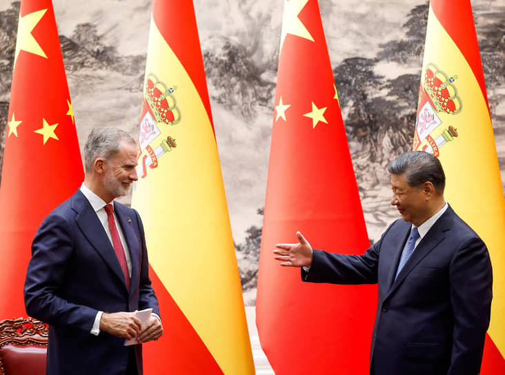 Король Испании Филипп VI и председатель КНР Си Цзиньпин