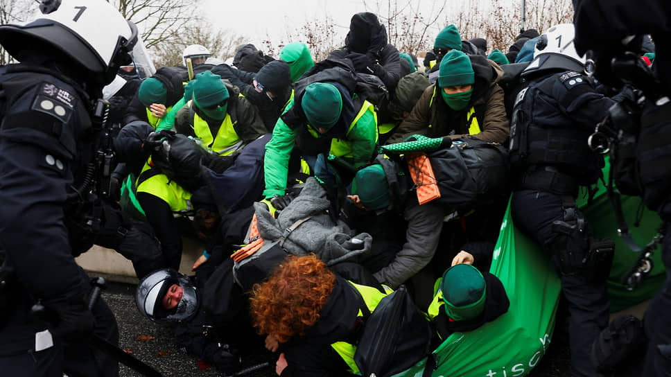 Протесты против съезда АдГ в Германии
