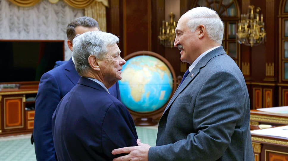 Джон Коул и Александр Лукашенко