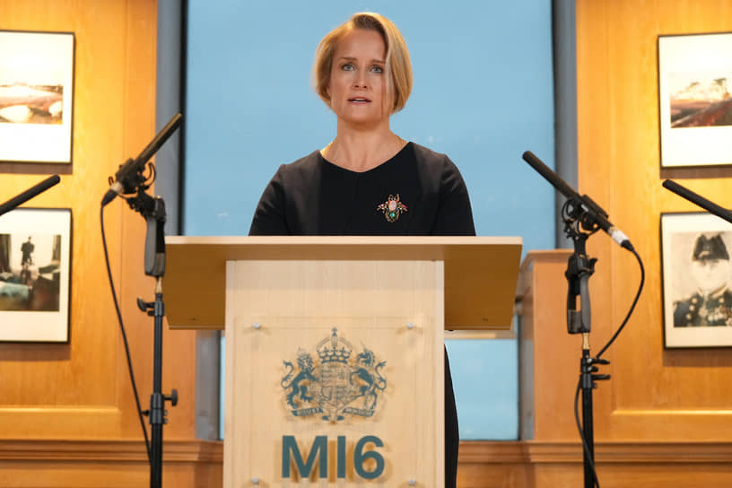 Глава MI6 Блейз Метревели