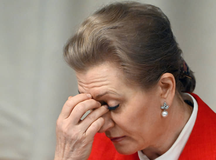Анна Попова