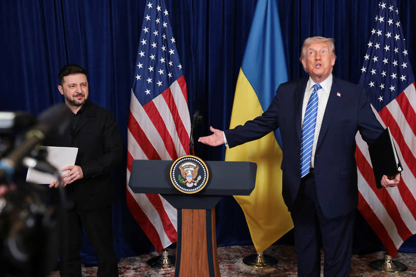 Президенты Дональд Трамп (справа) и Владимир Зеленский на пресс-конференции после переговоров в Мар-а-Лаго (Флорида, декабрь 2025 года) 