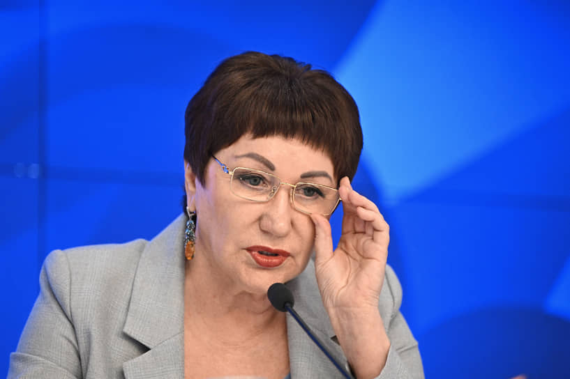Глава комитета Совета федерации по социальной политике Елена Перминова 