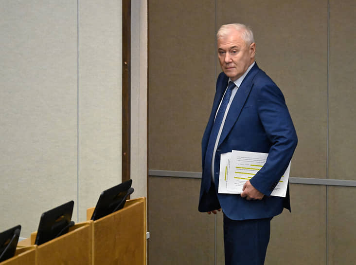 Аксаков назвал обоснованным лимит в 1 млн руб. на внесение денег через банкомат Аксаков назвал обоснованным лимит в 1 млн руб. на внесение денег через банкомат