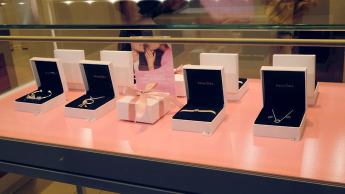 Pandora переходит на платину из-за роста цен на серебро