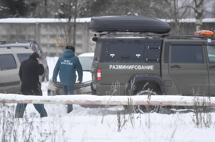 Обстановка у здания военной полиции на территории военной части в Сертолово