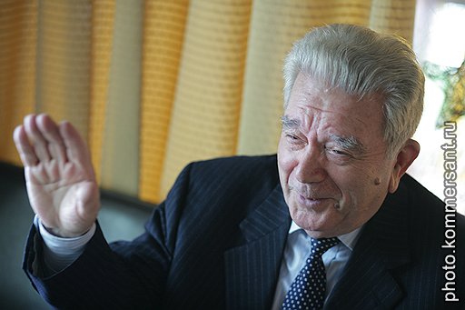 Вся страна запомнила Рафика Нишанова как одного из ведущих заседания Съезда